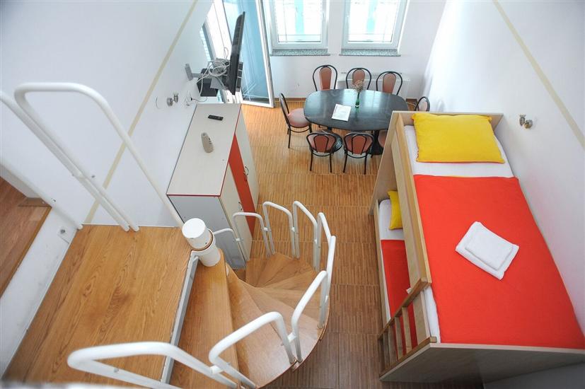 Apartment A9, for 10 persons