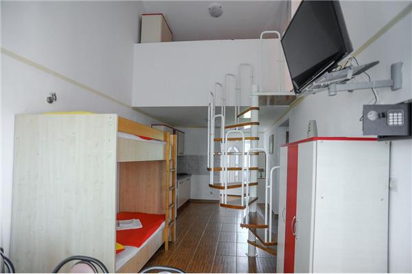 Apartment A9, for 10 persons