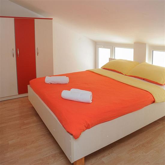 Apartment A9, for 10 persons
