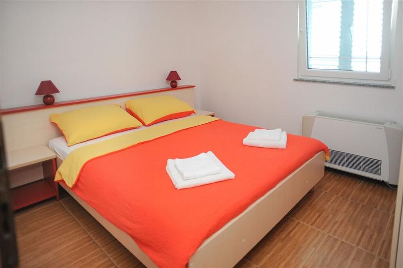Apartment A9, for 10 persons