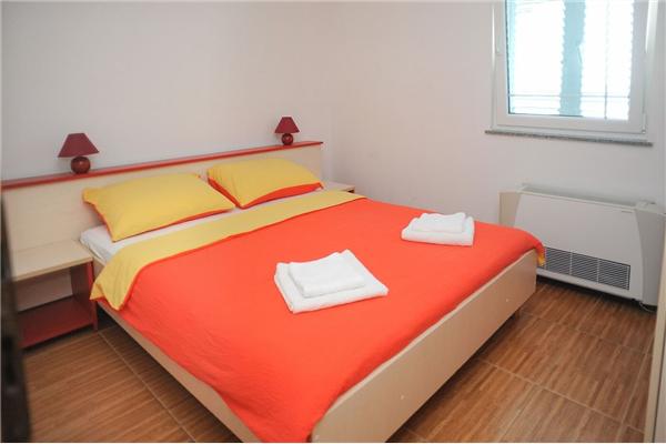 Apartment A9, for 10 persons