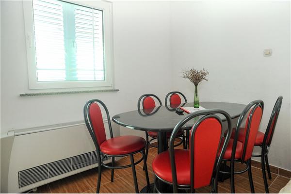 Apartment A10, for 6 persons