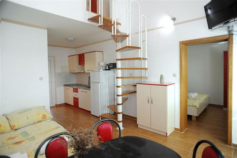Apartment A10, for 6 persons