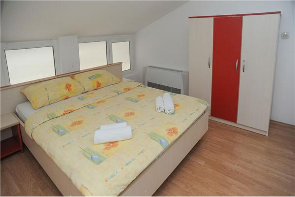 Apartment A10, for 6 persons