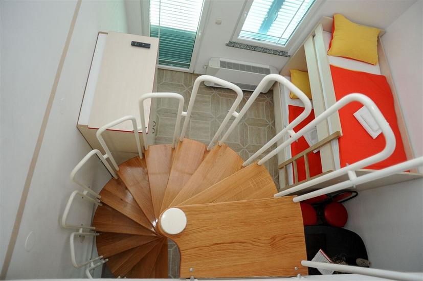 Apartment A11, for 5 persons