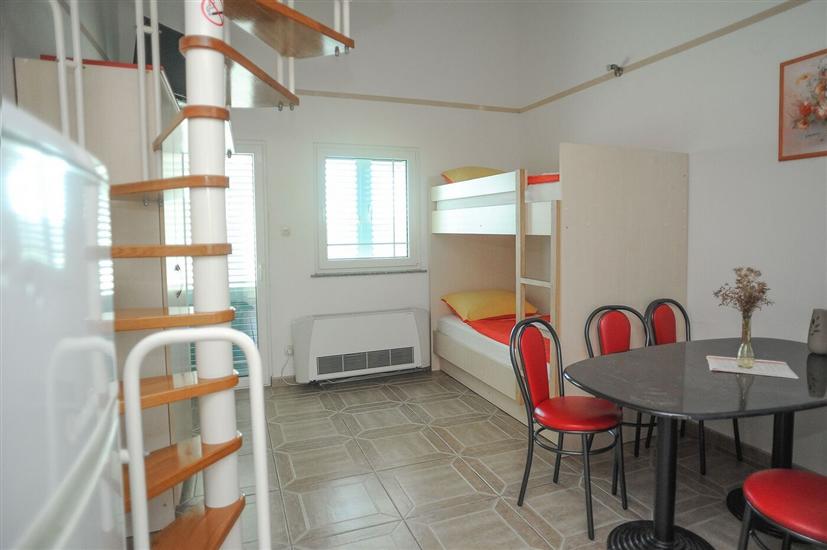 Apartment A11, for 5 persons