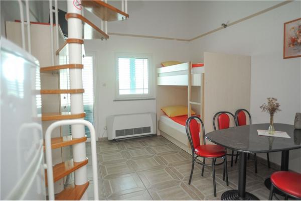 Apartment A11, for 5 persons