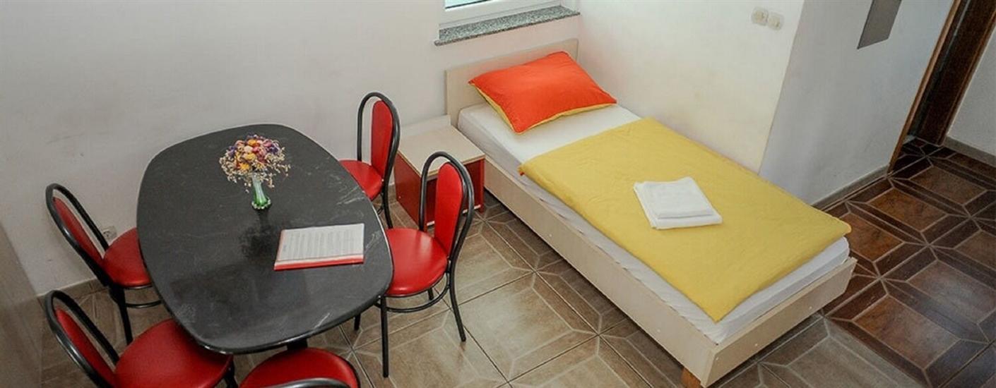 Apartment A12, for 5 persons