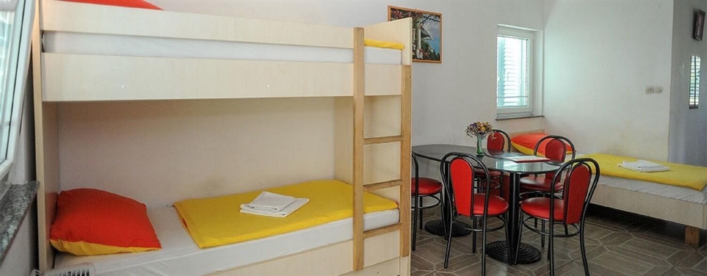 Apartment A12, for 5 persons