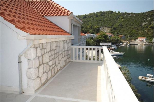 Apartment A7, for 4 persons