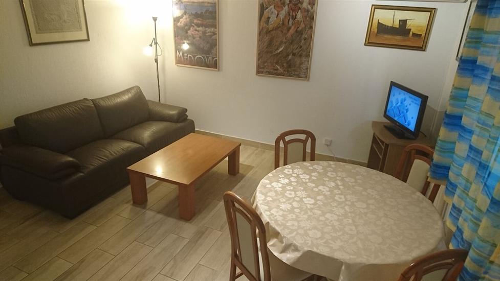 Apartment A5, for 5 persons