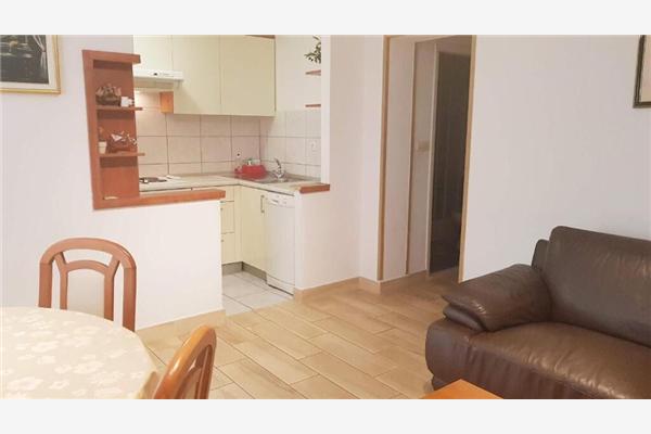 Apartment A5, for 5 persons