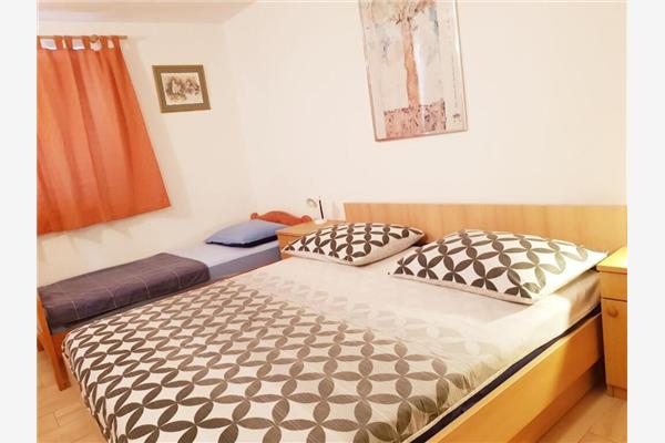 Apartment A5, for 5 persons