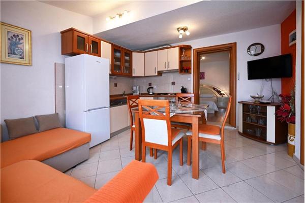 Apartment A4, for 3 persons