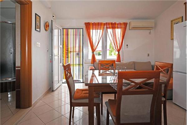 Apartment A4, for 3 persons