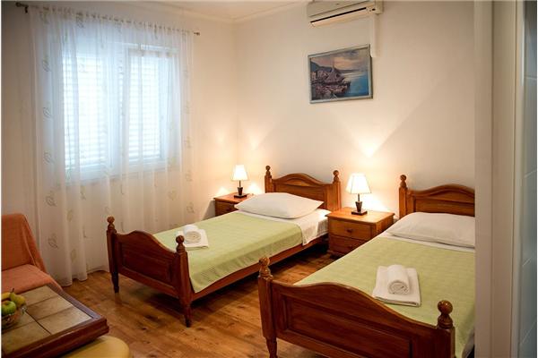 Room S4, for 2 persons