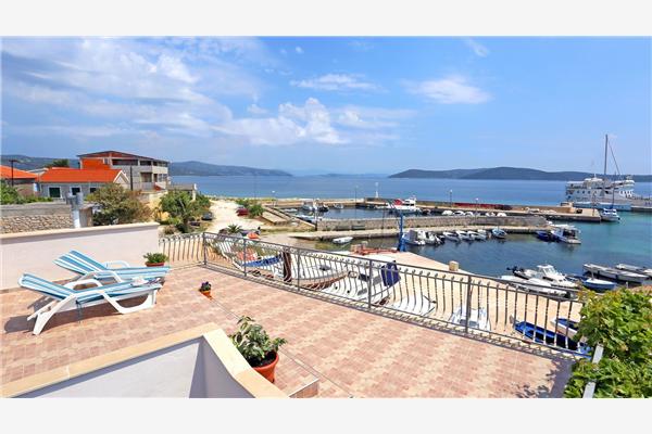 Apartment A1, for 5 persons