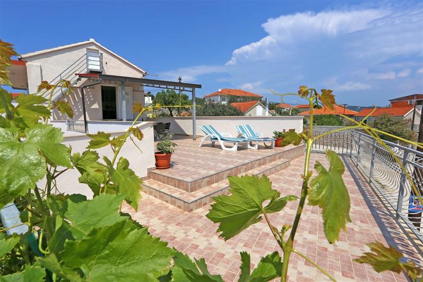 Apartment A1, for 5 persons