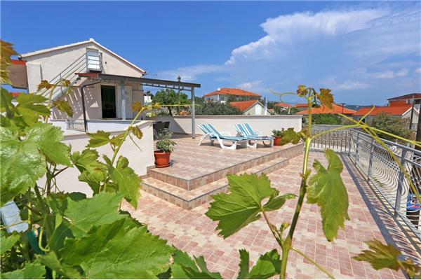 Apartment A1, for 5 persons