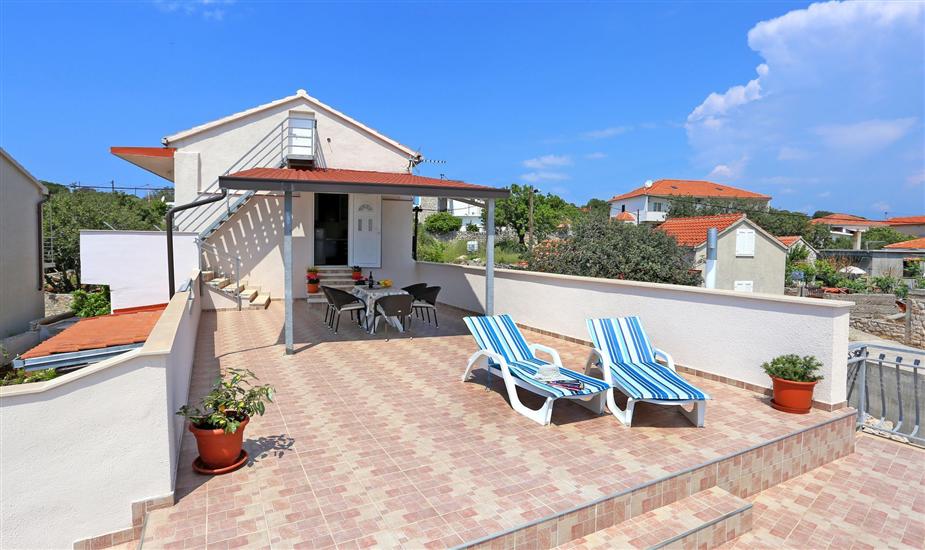 Apartment A1, for 5 persons