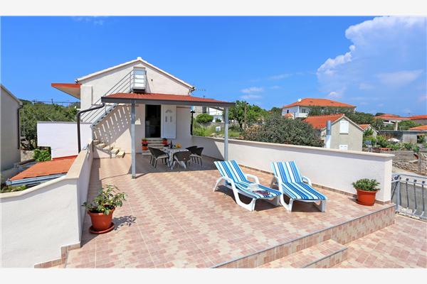 Apartment A1, for 5 persons