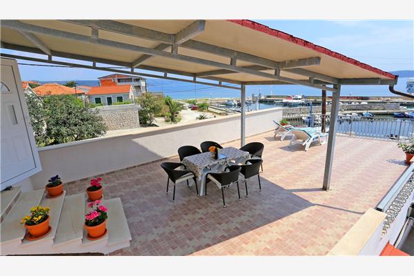 Apartment A1, for 5 persons