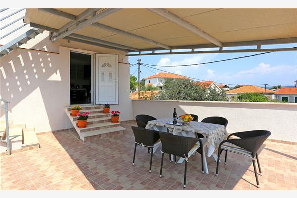 Apartment A1, for 5 persons