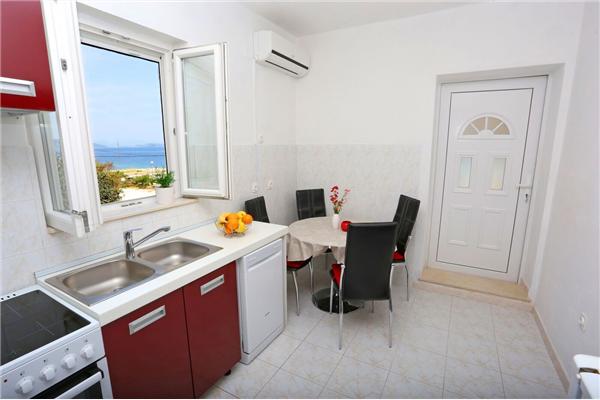 Apartment A1, for 5 persons