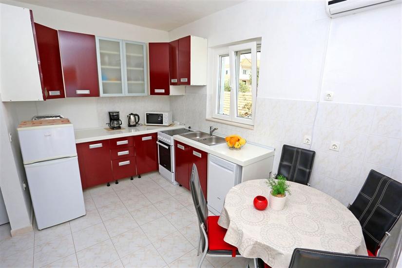 Apartment A1, for 5 persons