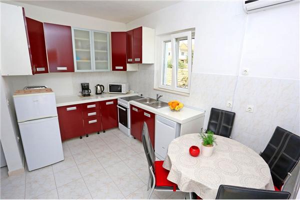Apartment A1, for 5 persons