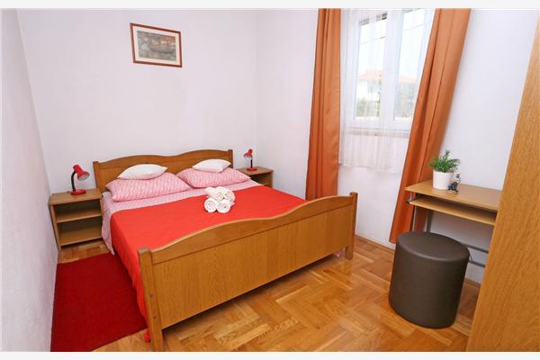 Apartment A1, for 5 persons