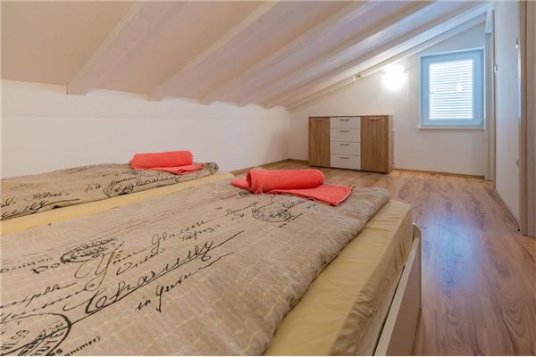 Apartment A4, for 7 persons