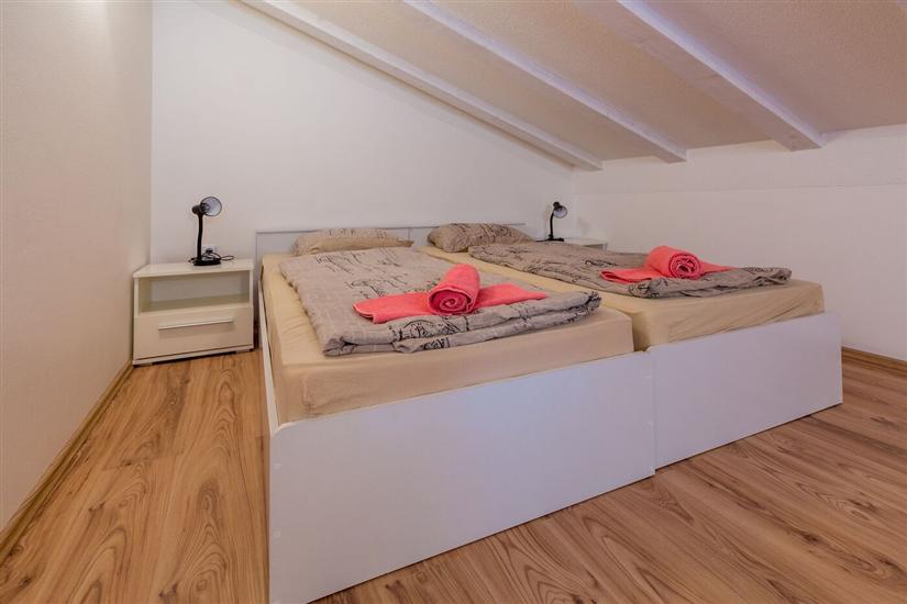 Apartment A4, for 7 persons