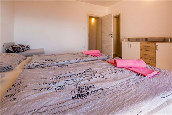 Apartment A4, for 7 persons