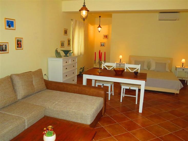 House K1, for 8 persons