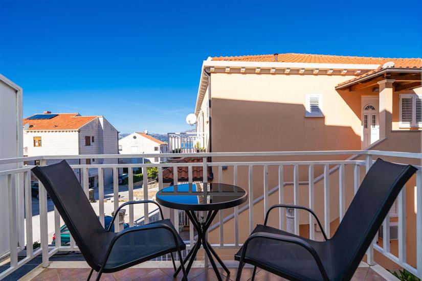 Apartment A4, for 3 persons