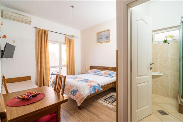 Apartment A4, for 3 persons