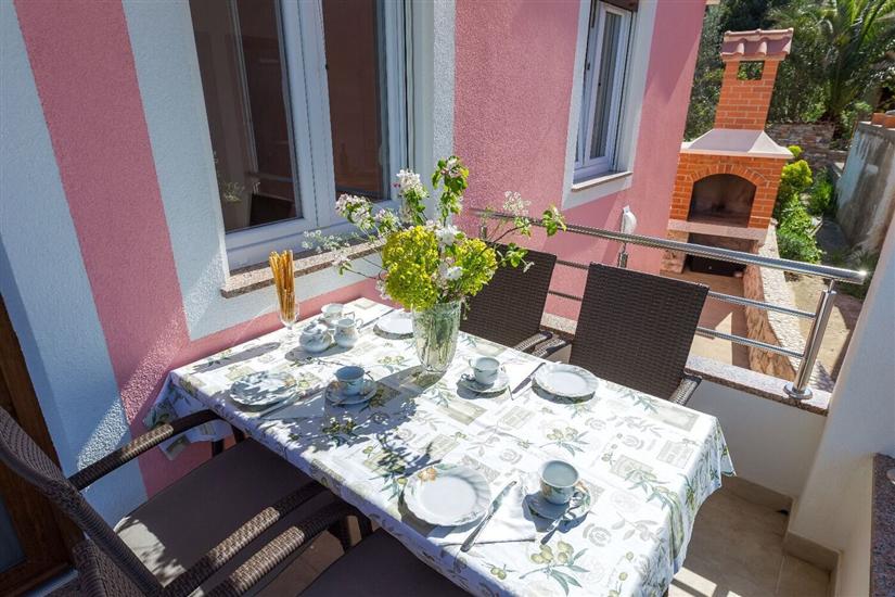 Apartment A6, for 4 persons