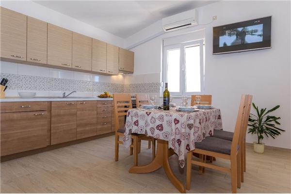 Apartment A6, for 4 persons