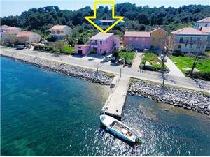 Appartements Zvone1 Veli Rat (Dugi otok), Superficie 40,00 m2, Distance (vol d'oiseau) jusque la mer 30 m