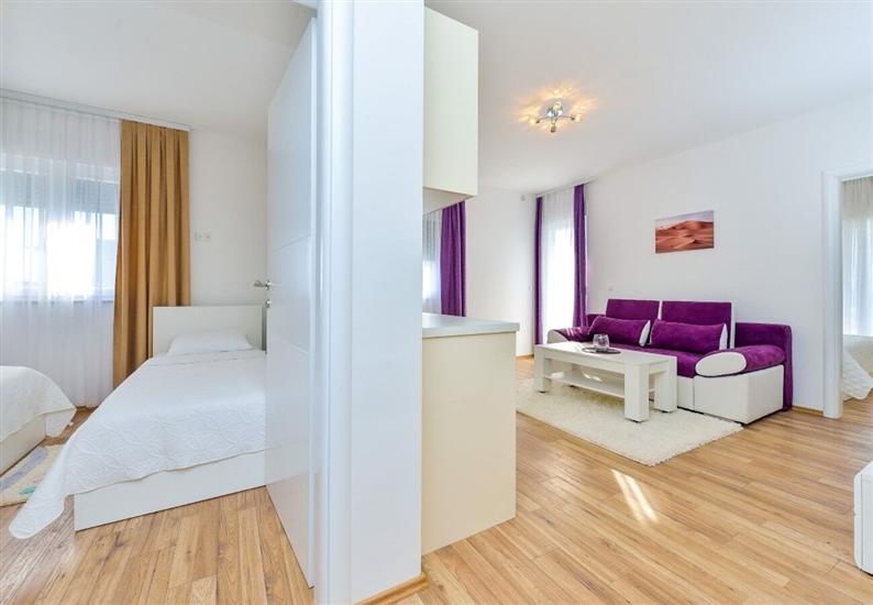 Apartment A4, for 5 persons