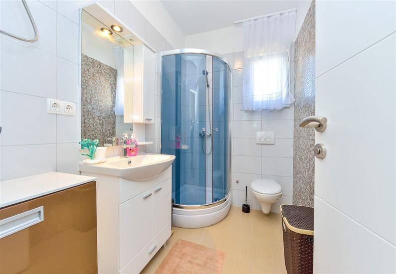 Apartment A4, for 5 persons