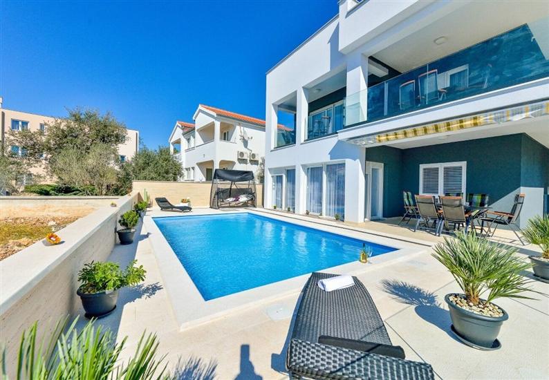 Apartments Sunny by the Sea