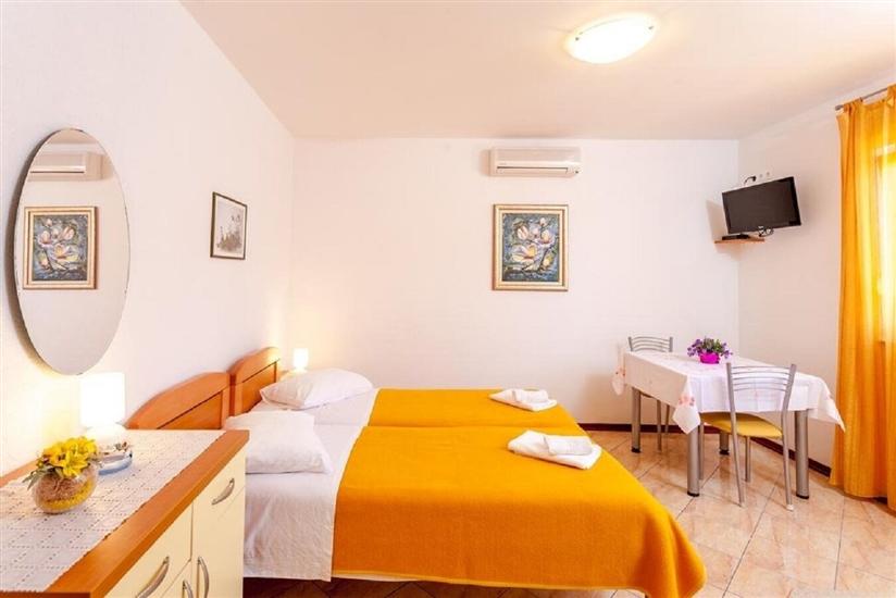 Apartment A1, for 2 persons