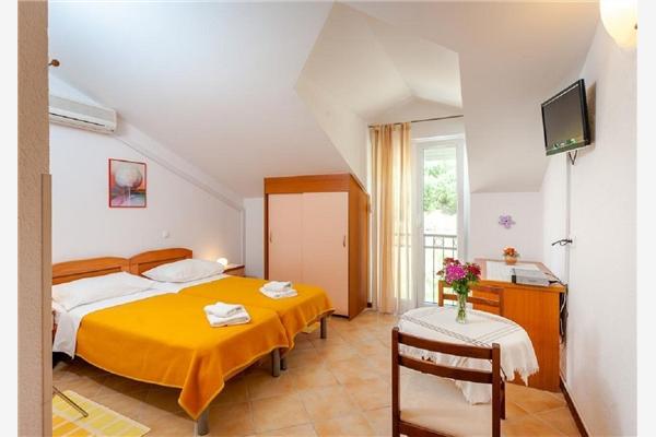 Room S5, for 2 persons