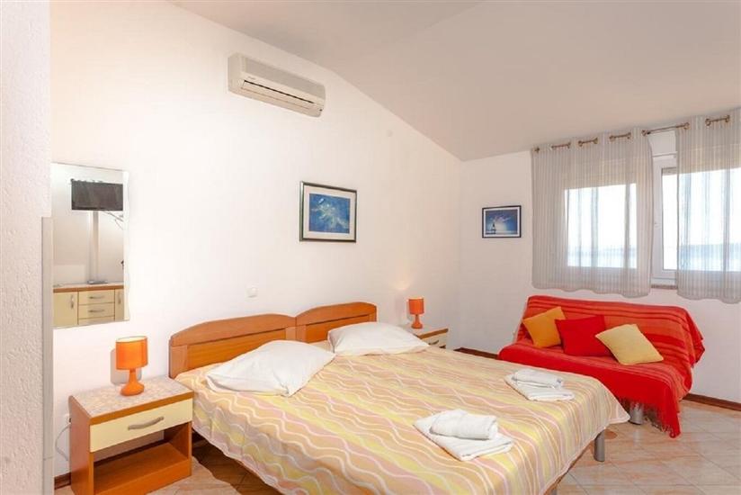Apartment A6, for 3 persons
