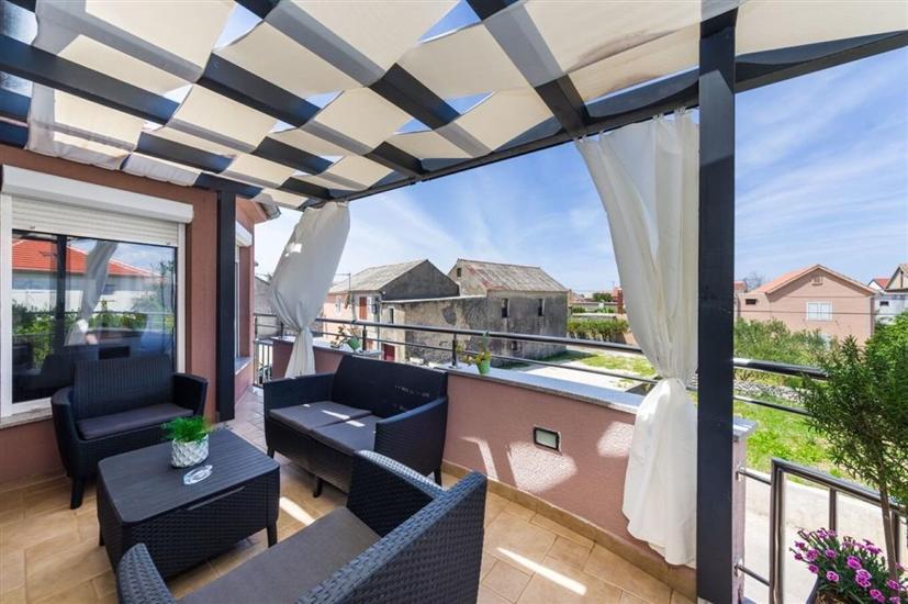 House K1, for 12 persons