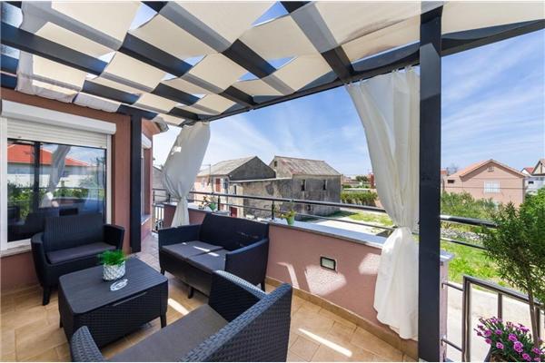 House K1, for 12 persons