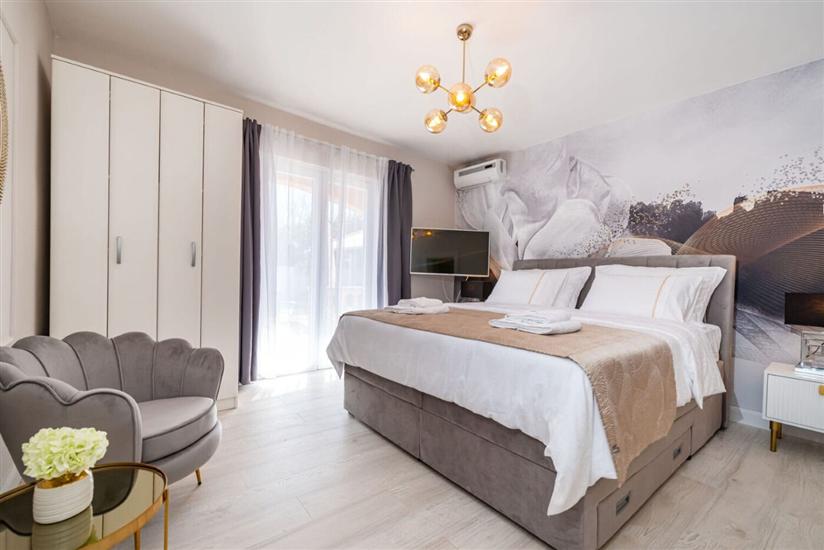 House K1, for 12 persons