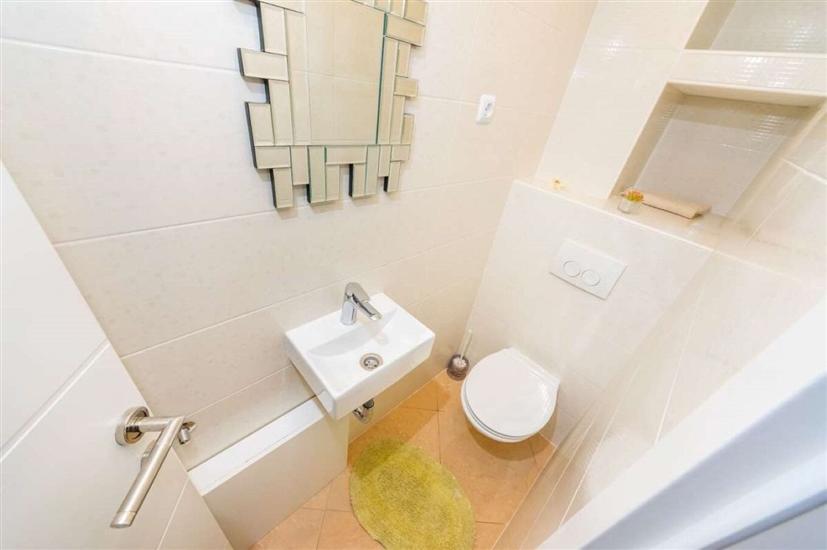 House K1, for 12 persons